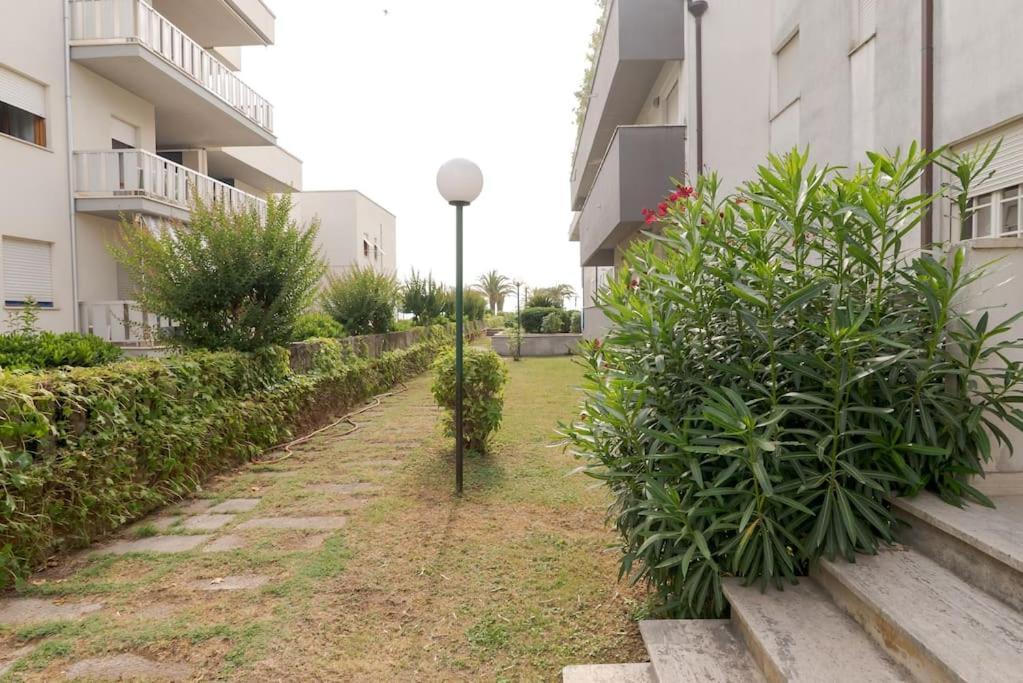 Appartamento Incantevole Fronte Mare Villa Rosa Di Martinsicuro Eksteriør billede